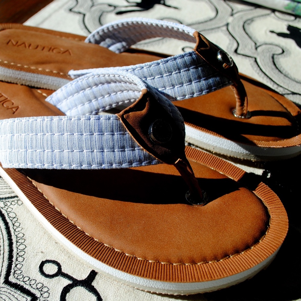BNWOT Nautica Flip Flops
